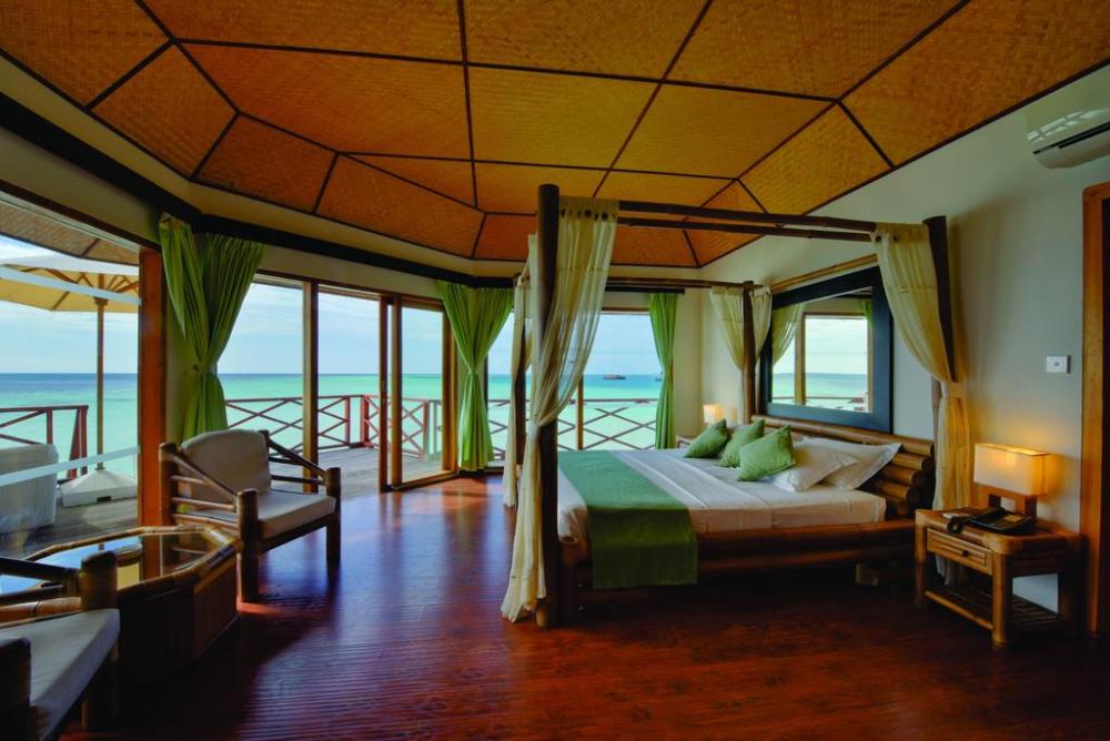content/hotel/Safari Island/Accommodation/Water Bungalow/SafariIsland-Acc-WaterBungalow-03.jpg